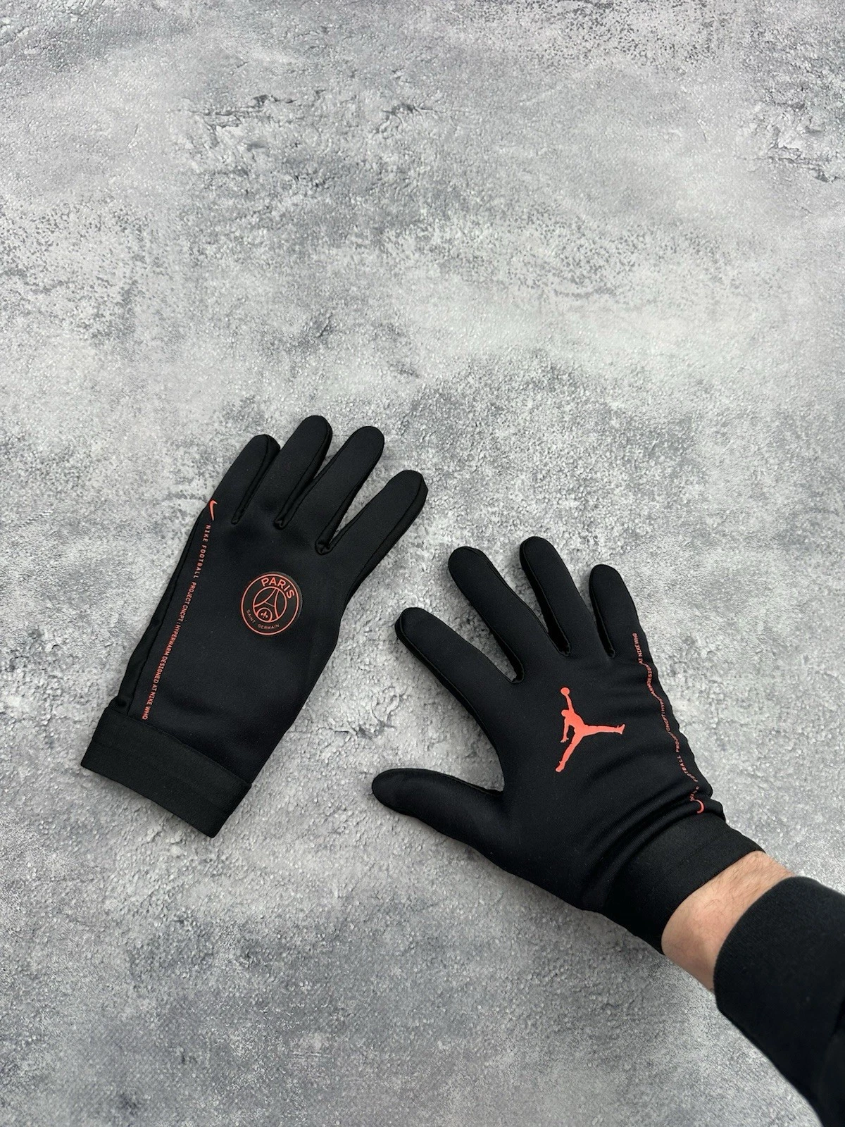 Nike Jordan PSG Paris Saint-Germain Gloves Mens Size S Black HyperWarm Glove