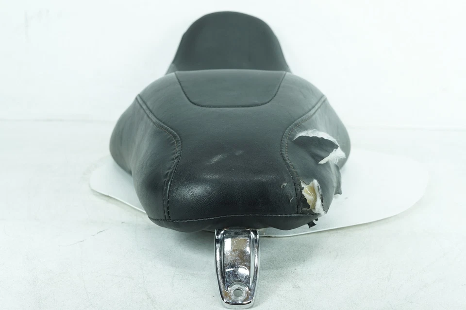 2013 Harley Dyna FXDF Fat Bob OEM assento de motorista passageiro selim rasgado - Imagem 3 de 4