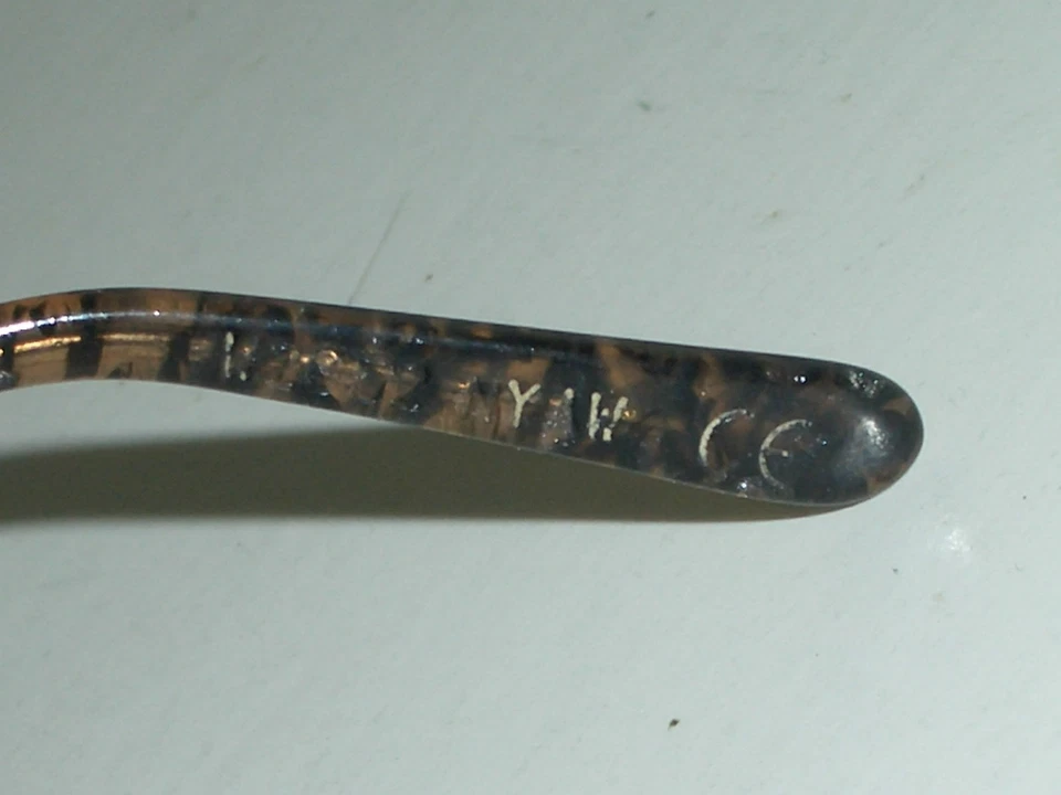 B&L RAY BAN W2652 G15 UV STUNNING SLIMLINE RECTANGULAR SERIES SUNGLASSES w/CASE - Image 4 of 4