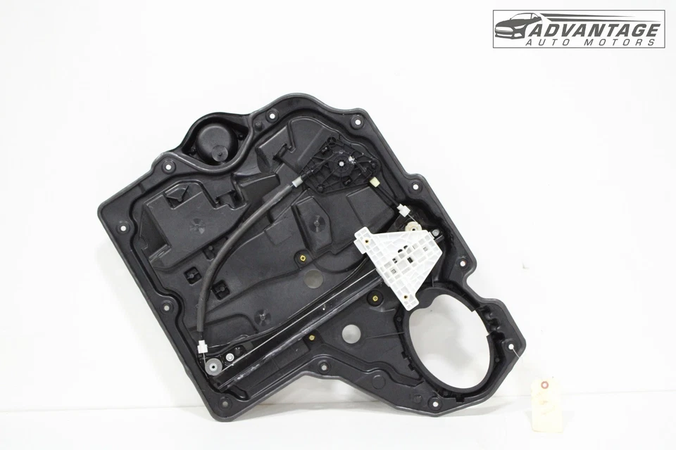 2020-2024 CHRYSLER VOYAGER REAR RIGHT SIDE DOOR WINDOW REGULATOR PLATE OEM - Image 2 of 4