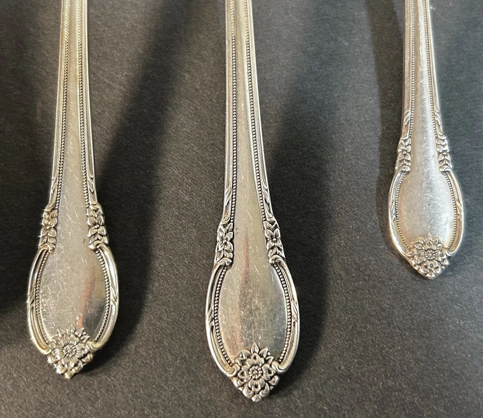 Set 1847 Rogers Bros. Silverplate Flatware Set Remembrance 77pcs. in Box - Image 4 of 4