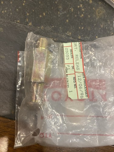 Toyota Pickup 1980-1983 Clutch Release Support Fork Ball Genuine OEM Toyota New - Picture 3 of 3