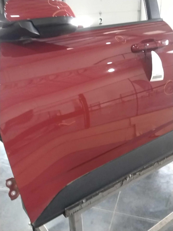 Conjunto de puerta delantera izquierda usado se adapta a: Hyundai Venue 2023 eléctrico L. automático Foto 2 de 4