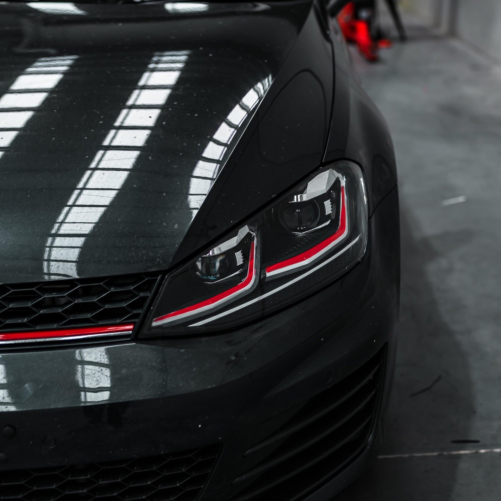 VLAND LED Headlights For Volkswagen VW GOLF MK7.5 20172020 Red Line