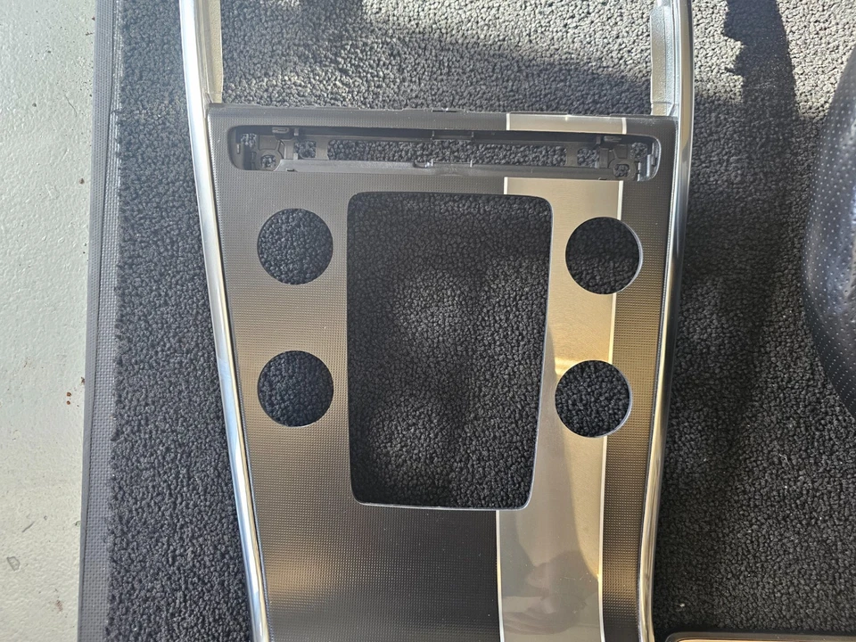 Paquete Volvo XC60 R-Design 12-18 31389131 Foto 2 de 4