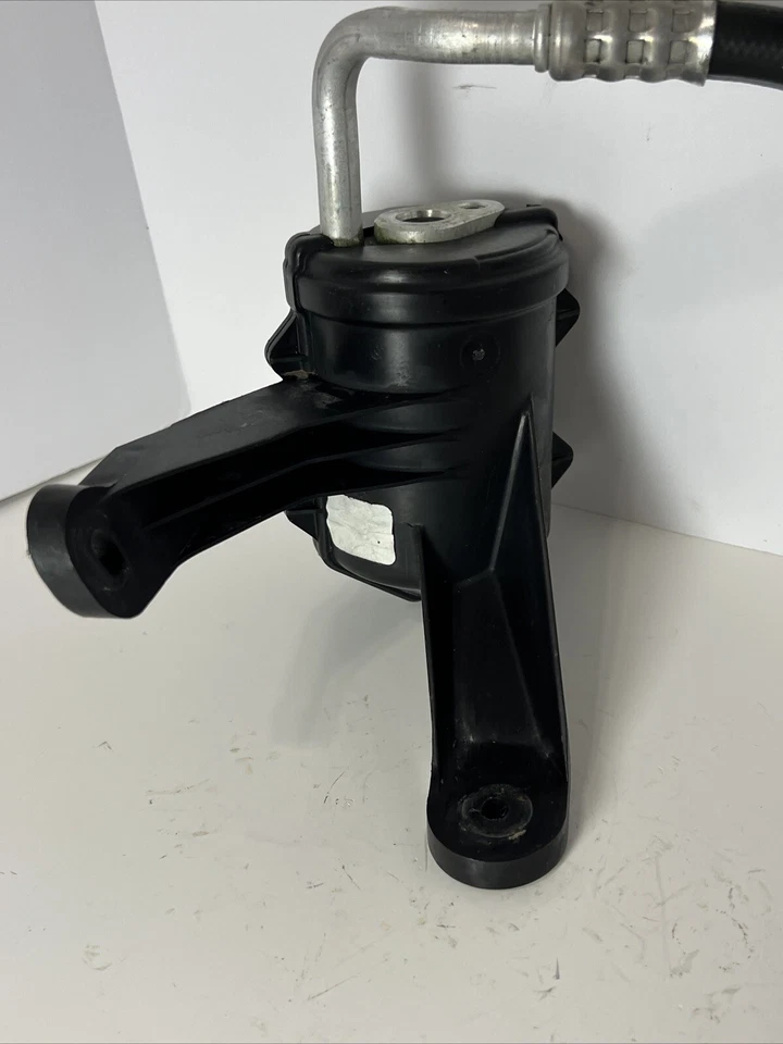 A/C Receiver Drier with Hose Assembly fits 2008-2009 Mercury Sable - Image 3 of 4