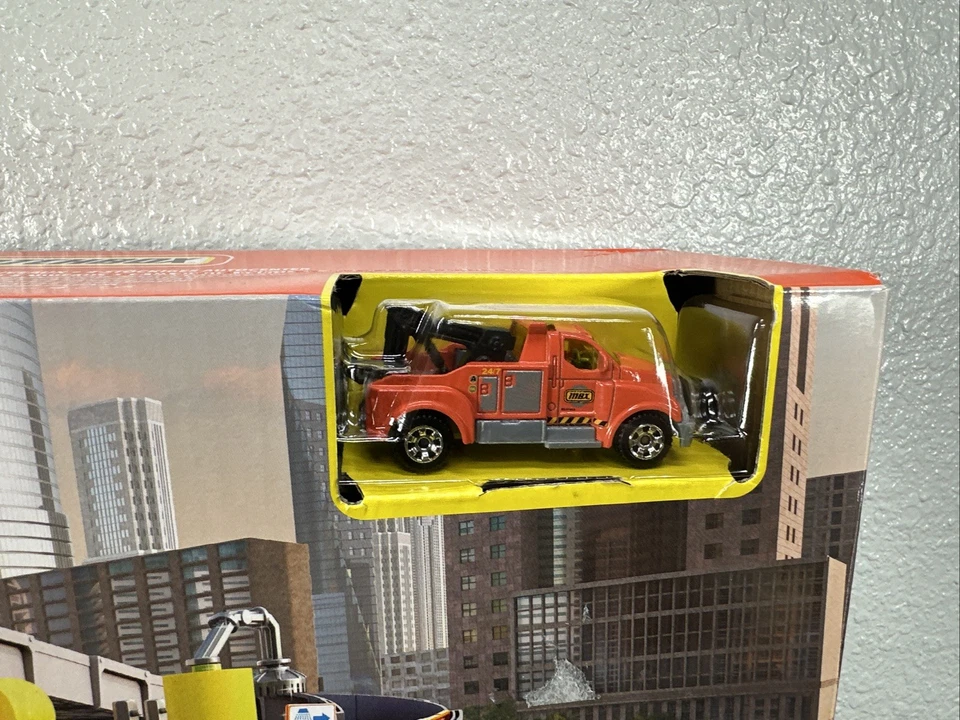 NEW Matchbox 4 Level Garage Play Set Spiral Ramp and Elevator Plus (1) Vehicle - Image 3 of 4