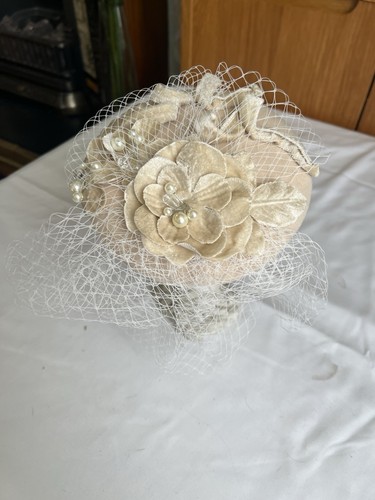 Ivory Pillbox Hat - Picture 2 of 2