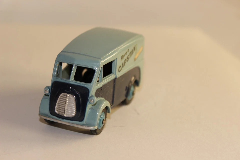1958-60  Dinky Toys 465 Morris Van (Capstan). - Image 2 of 4