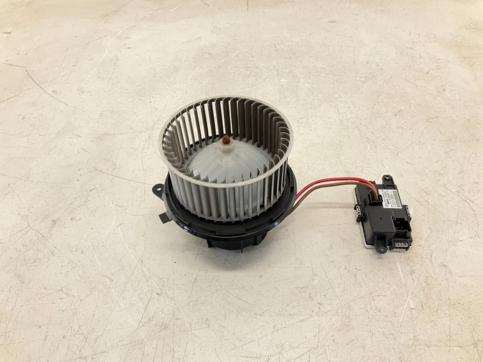 11-16 MERCEDES-BENZ E-Class E350 W212 Sedan Blower Fan Motor W/ Resistor - Image 3 of 4