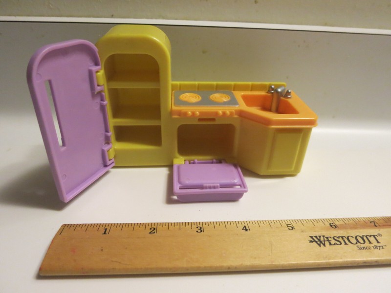MATTELL INC. Dollhouse FURNITURE KITCHEN 6"  2005/20 yearas old