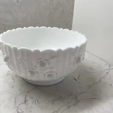 Fenton Rose Bright White Milk Glass 7” Diameter 3.75” Tall Bowl Mfg 1967-1976