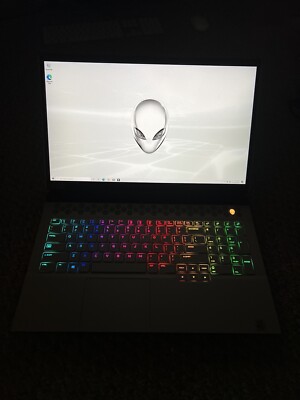 Alienware M17 R3 17.3 inch (1TB, Intel Core i7 10th Gen., 16GB