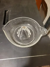 Vintage Citrus squeezer juicer with pour spout ribbed manual clear glass 