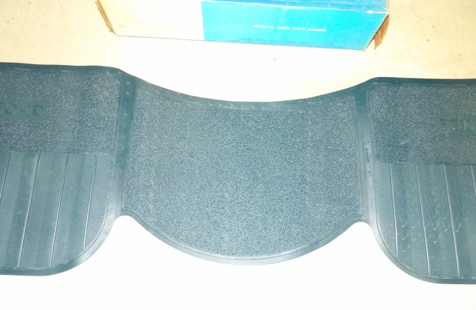 1969 Ford Custom Galaxie 500 XL LTD Fastback Convrt NOS AQUA FULL REAR FLOOR MAT - Image 3 of 4