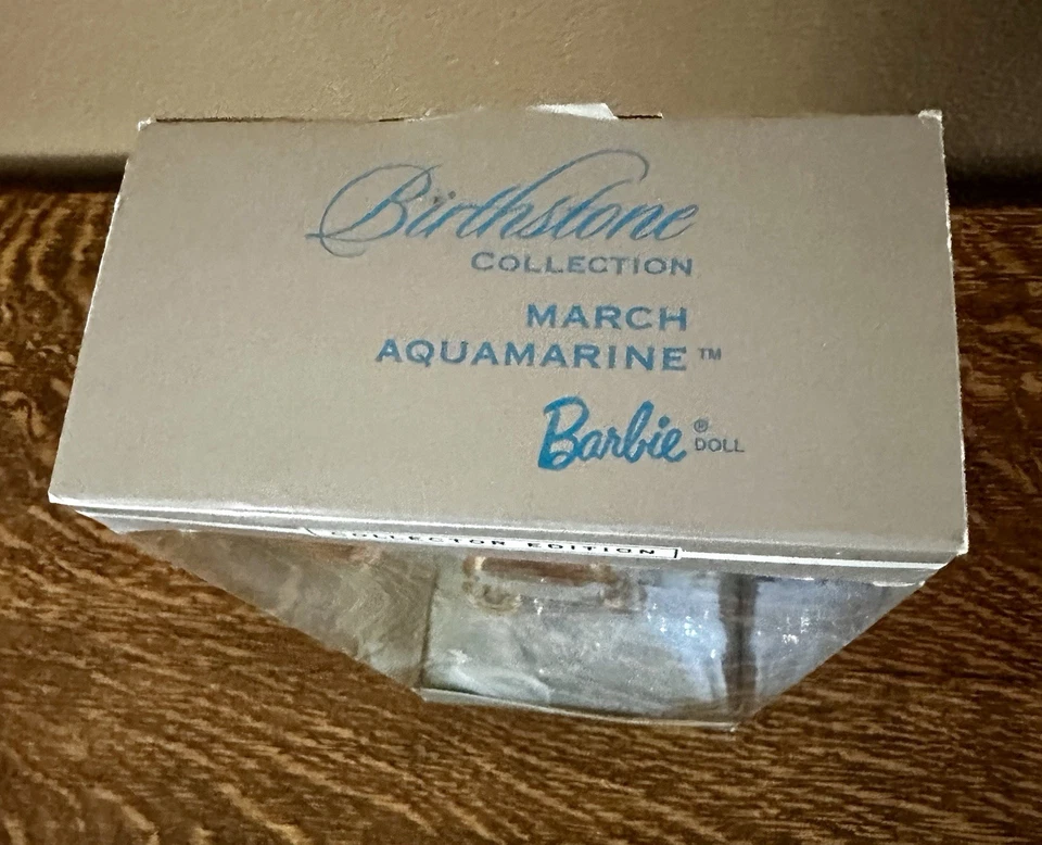 2002 年美泰 #C53331 BIRTHSTONE BARBIE - 海蓝宝石 - 三月 - 全新带盒 (S69) — 第 4/4 张图片