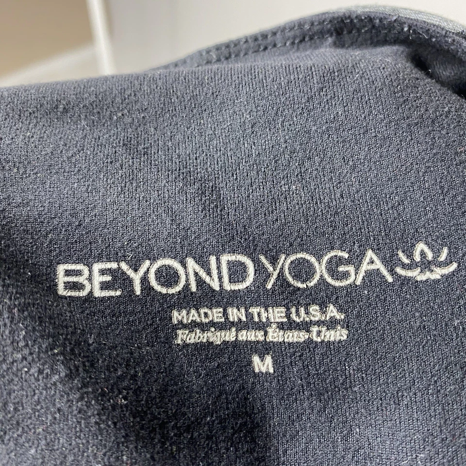 Beyond Yoga Women's Medium High Waisted Print 7/8 Yoga Leggings Black USA Made - Image 4 of 4