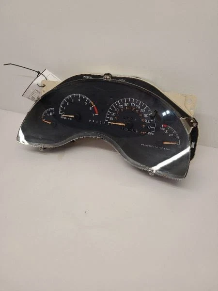 Pontiac Grand Prix 2003 03 velocímetro US Cluster ID 10331551 Foto 2 de 4