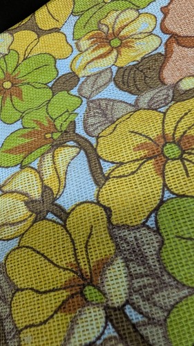 Vintage Floral Round Table Cloth 58" x 58" and 12 Napkins 16" x 16" - Picture 7 of 12