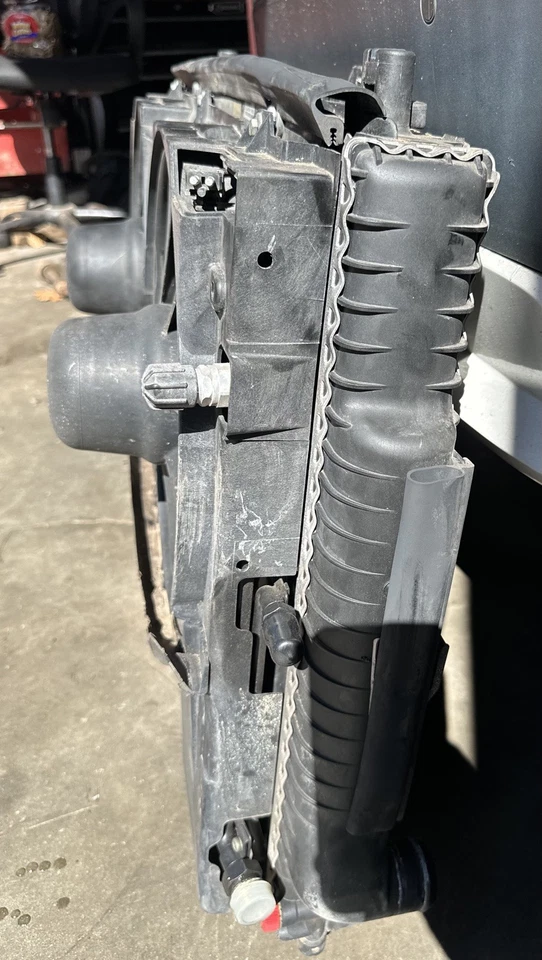 92-99 Mercedes W140 S500/600, sedán/cupé radiador/condensador y ventilador OEM 105K prueba Foto 2 de 4