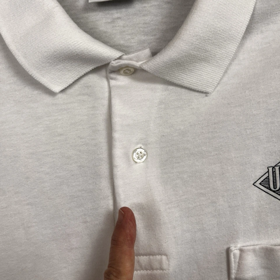 Camisa polo vintage de la oficina de correos de USPS para hombre se adapta a 23" P2P cartero envejecido retirado Foto 3 de 4