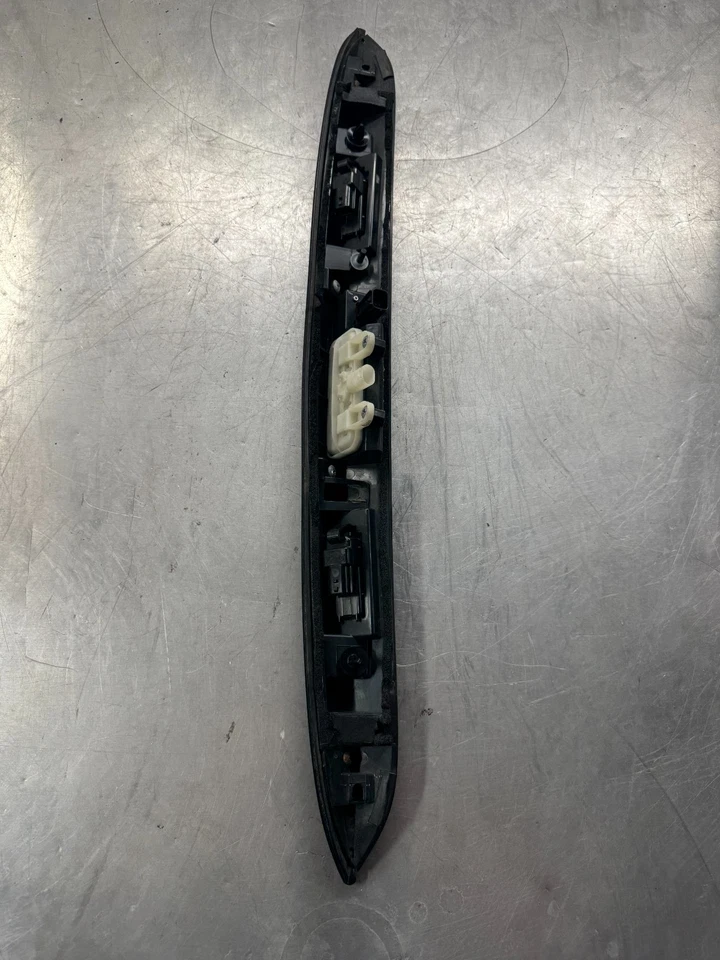 Infinity QX30 2017 puerta trasera hatchback moldura con cámara OEM 2218702410 Foto 4 de 4