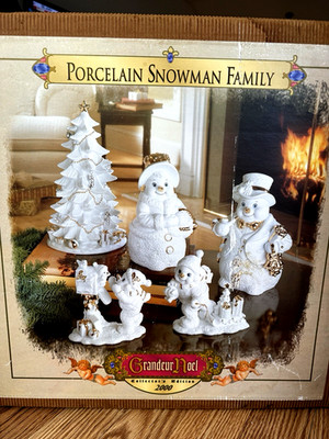 Grandeur Noel 2000 Porcelain Snowman Family Collectors Edition 5 Pieces In Box