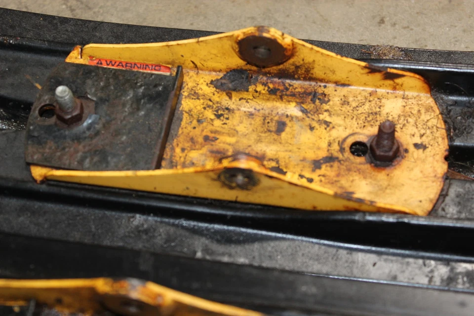 2004 Ski-doo Summit 800 Skis Runners Pair Set SLP - Image 4 of 4