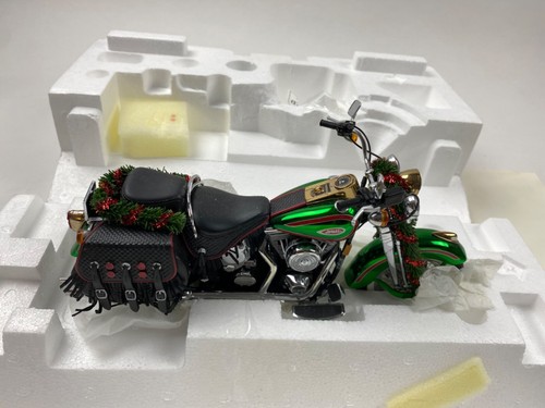 New Franklin Mint 2001 Harley Davidson Limited Edition Christmas Motorcycle - Picture 2 of 5
