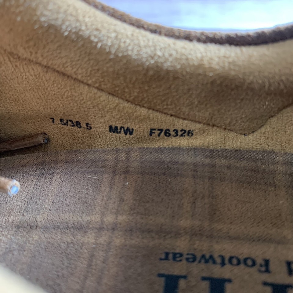 Born Womens Size 7.5 Water Resistant Trevan Shoes Brown Distressed