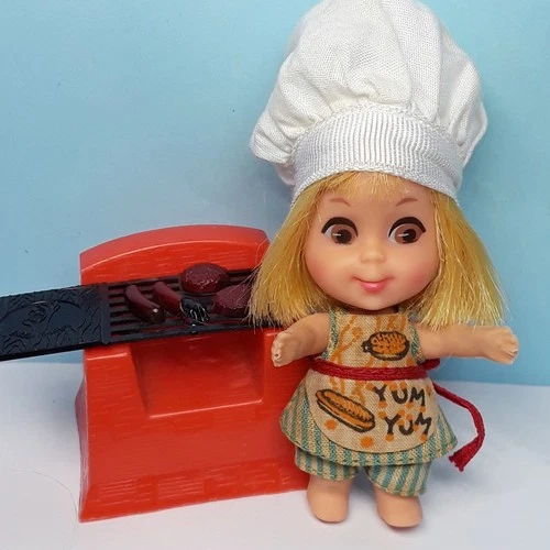 Vintage Mattel Liddle Kiddles SIZZLY FRIDDLE Chef Doll w/Outfit, Hat, & Grill