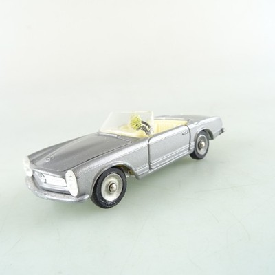 Dinky Toys 1/43 No 516 Mercedes Benz 230 SL silber