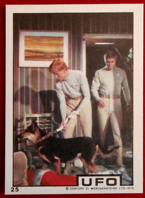 UFO - Monty Gum (1970) - Card #25 - ''Tracking a Scent''