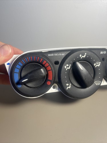 2003 Ford Focus Temperature Climate Control Panel #98AB-18C-19AF AI-51 / G1 - Picture 4 of 14