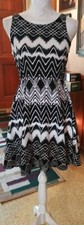 Can't read label Size Small juniors Dress Sleeveless 33" L 17" B