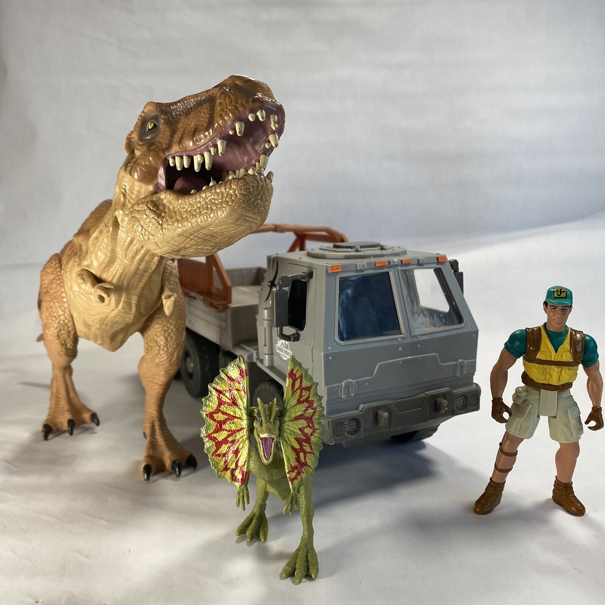 【新品未開封】Jurassic World ダイキャスト レスキュートラック Jurassic World Lost Legacy World DILOPHOSAURUS, T-Rex Nick Owen