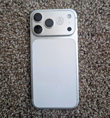 Apple iPhone 17 Pro Max 512GB Silver Unlocked 6.7in 5G Smartphone