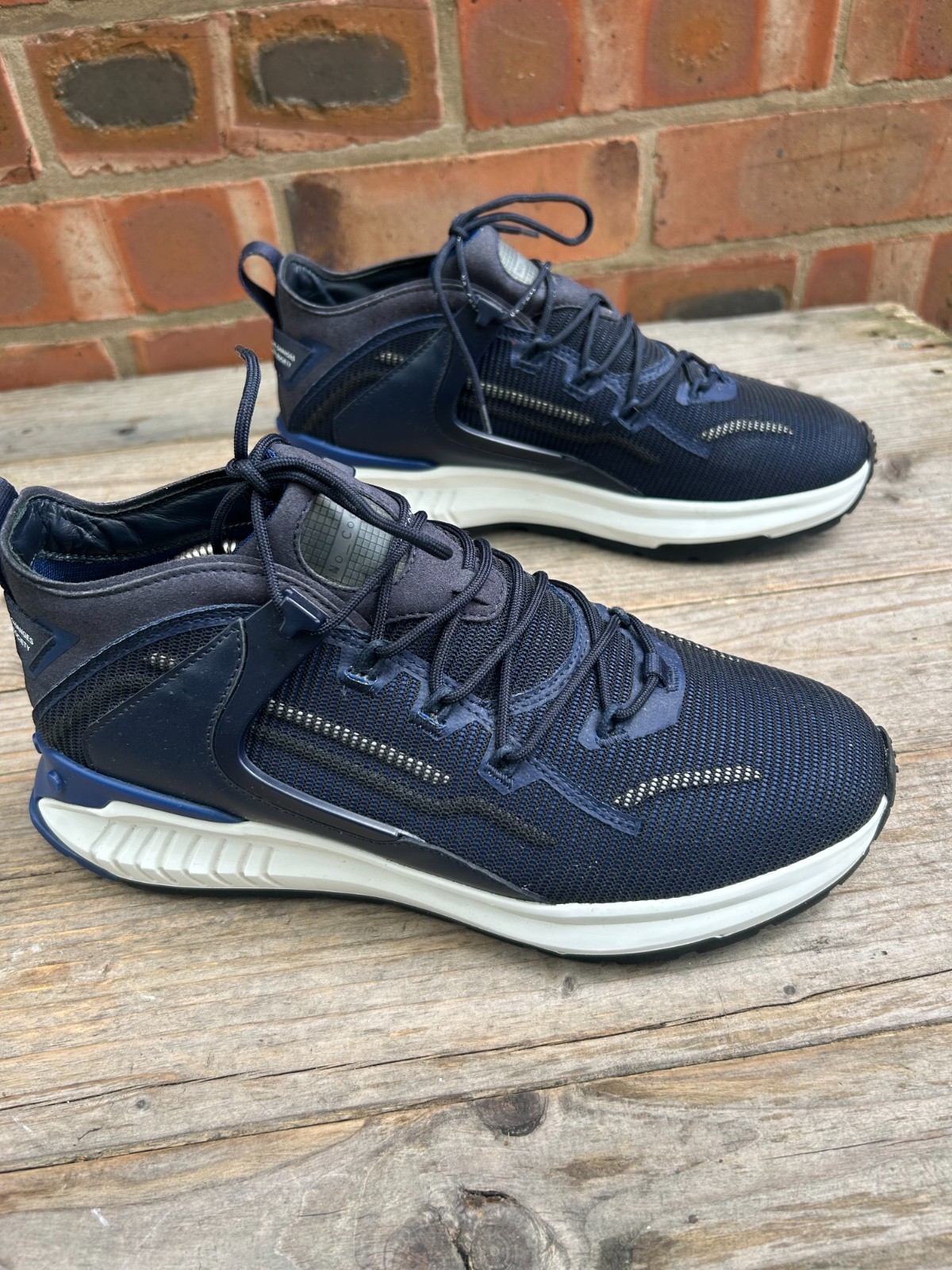 mens TOD'S no code trainers - uk 6.5 great condition FREE P&P ( ref 301 )