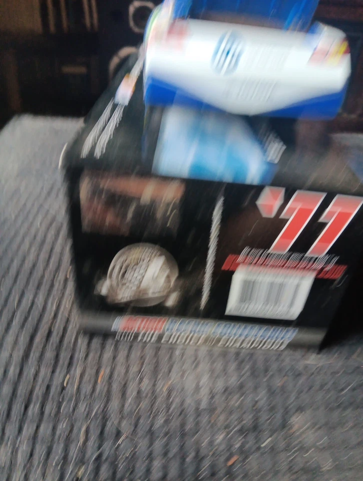 2011 David Reutimann 00 Hewlett Packard Toyota 1/24 Lionel Diecast Nascar - Image 4 of 4