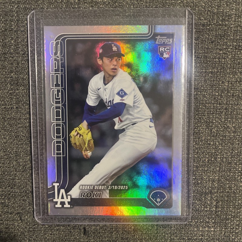 Roki Sasaki 2025 Topps Rainbow Foil RC #558 Los Angeles Dodgers