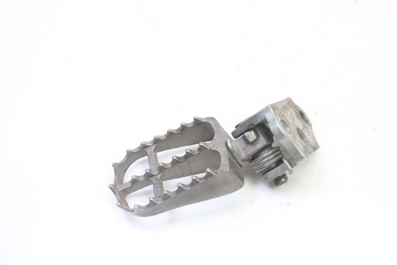 FUSSRASTEN HALTEPLATTEN VORN LINKS - YAMAHA YZF YZ-F 450 (2014 - 2016)