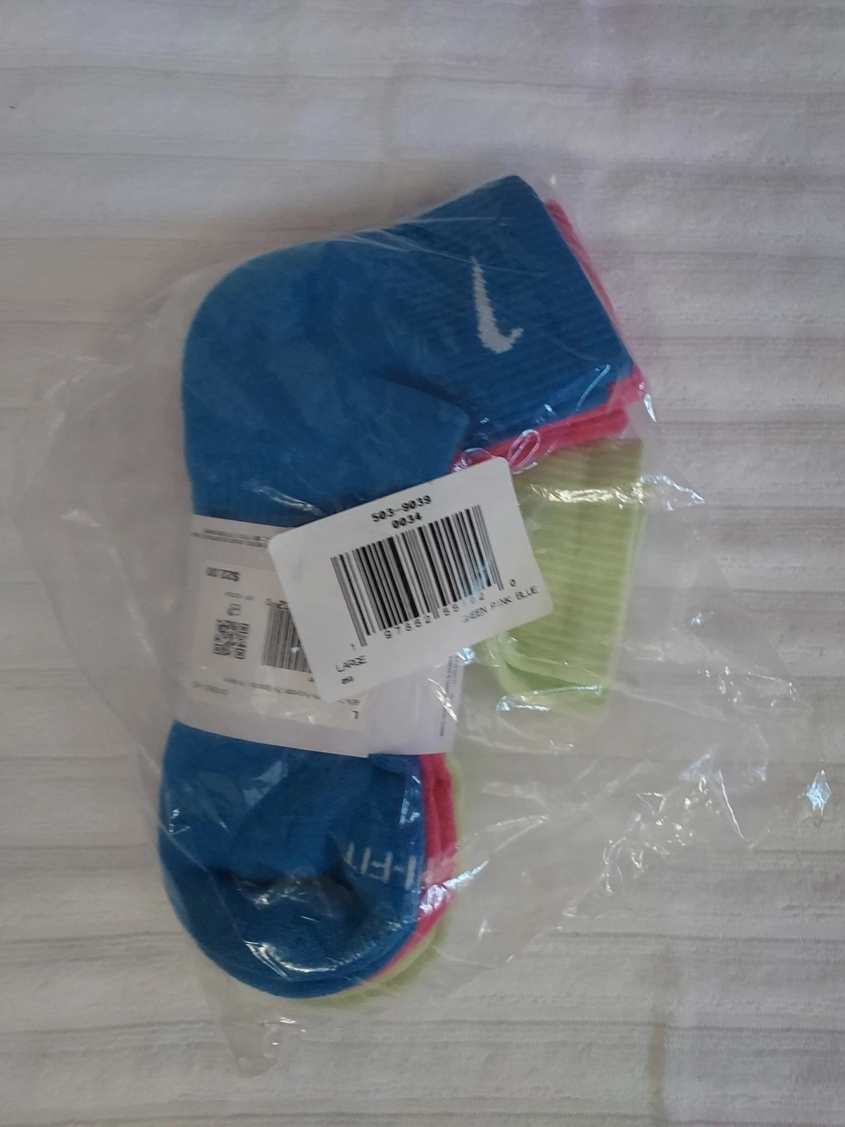 NWT NIKE SIZE LARGE MEN ANKLE 3) PAIR GN PK BL SOCKS