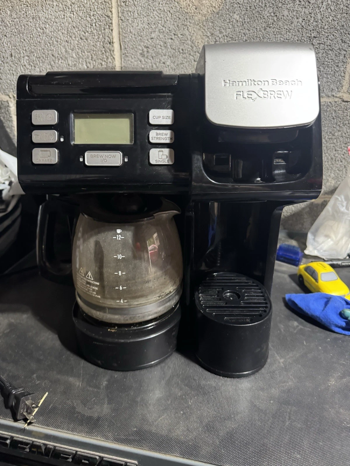 Hamilton Beach FlexBrew Trio 2-Way Coffee Maker, Compatible with K-Cup Pods or G