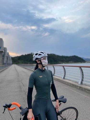 CRNK Veloce - Fahrrad & Scooter Helm - Unisex - Schwarz/Blau/Rot/Weiß - Bild 12 von 38