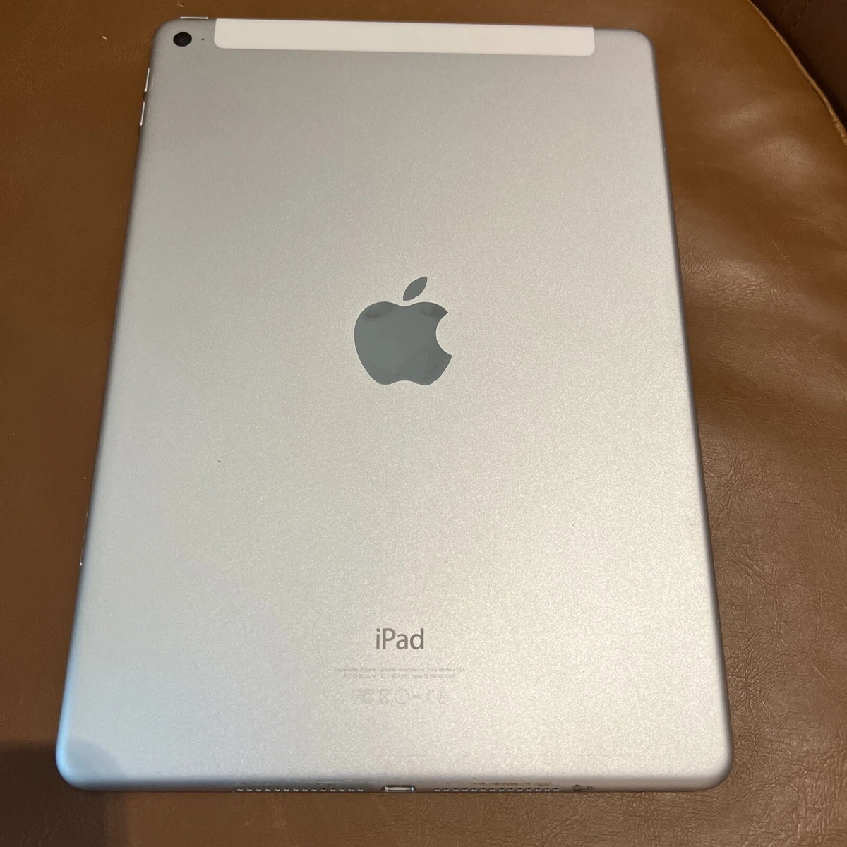 Apple iPad Air 2 16GB, Wi-Fi + Cellular 9.7in - Silver (CA) Model A1567