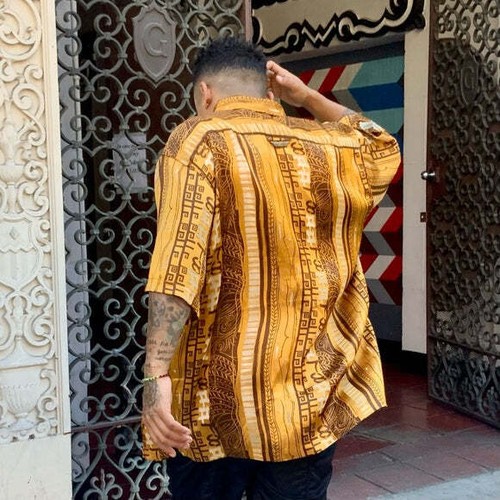 Camisa para hombre Pelle Pelle marrón dorado sedoso con botones nueva con etiquetas - Imagen 5 de 7