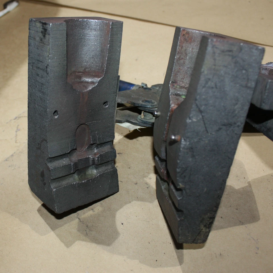 Erico Cable to Cable Copper Thermite Graphite Welding Mold handle clamp PTCY3Y3 - Image 4 of 4