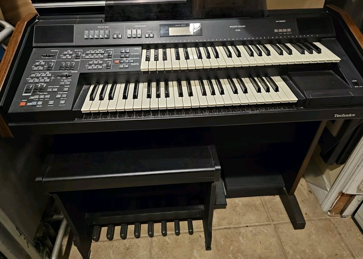 Rare, Technics PCM Sound EX25L Organ with Bench in Excellent Cond