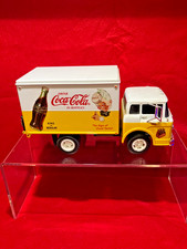 ERTL DIE CAST COCA COLA FORD DELIVERY TRUCK