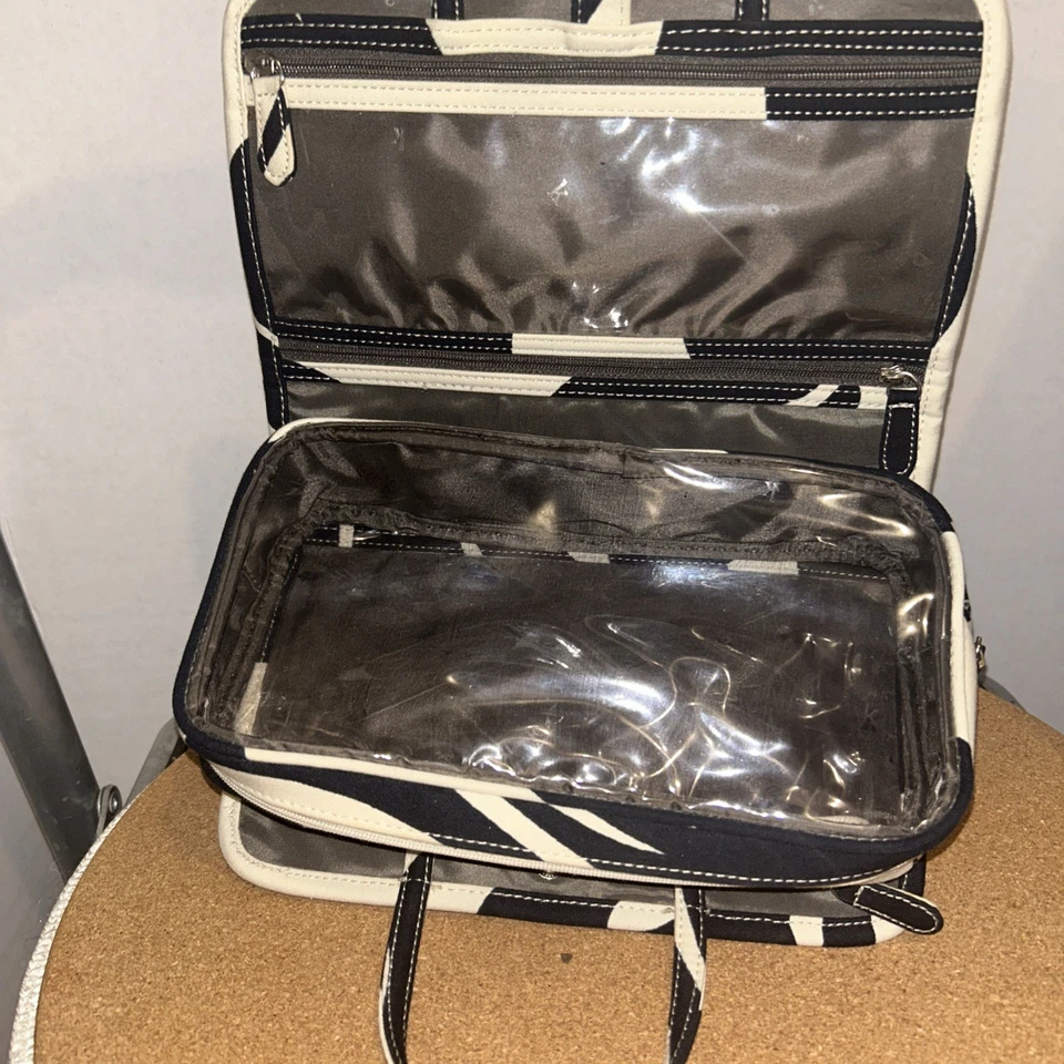 Kate Spade Voyager Purse/Bag Toiletry Travel Detachable Case Crème/Black Floral - Image 3 of 4